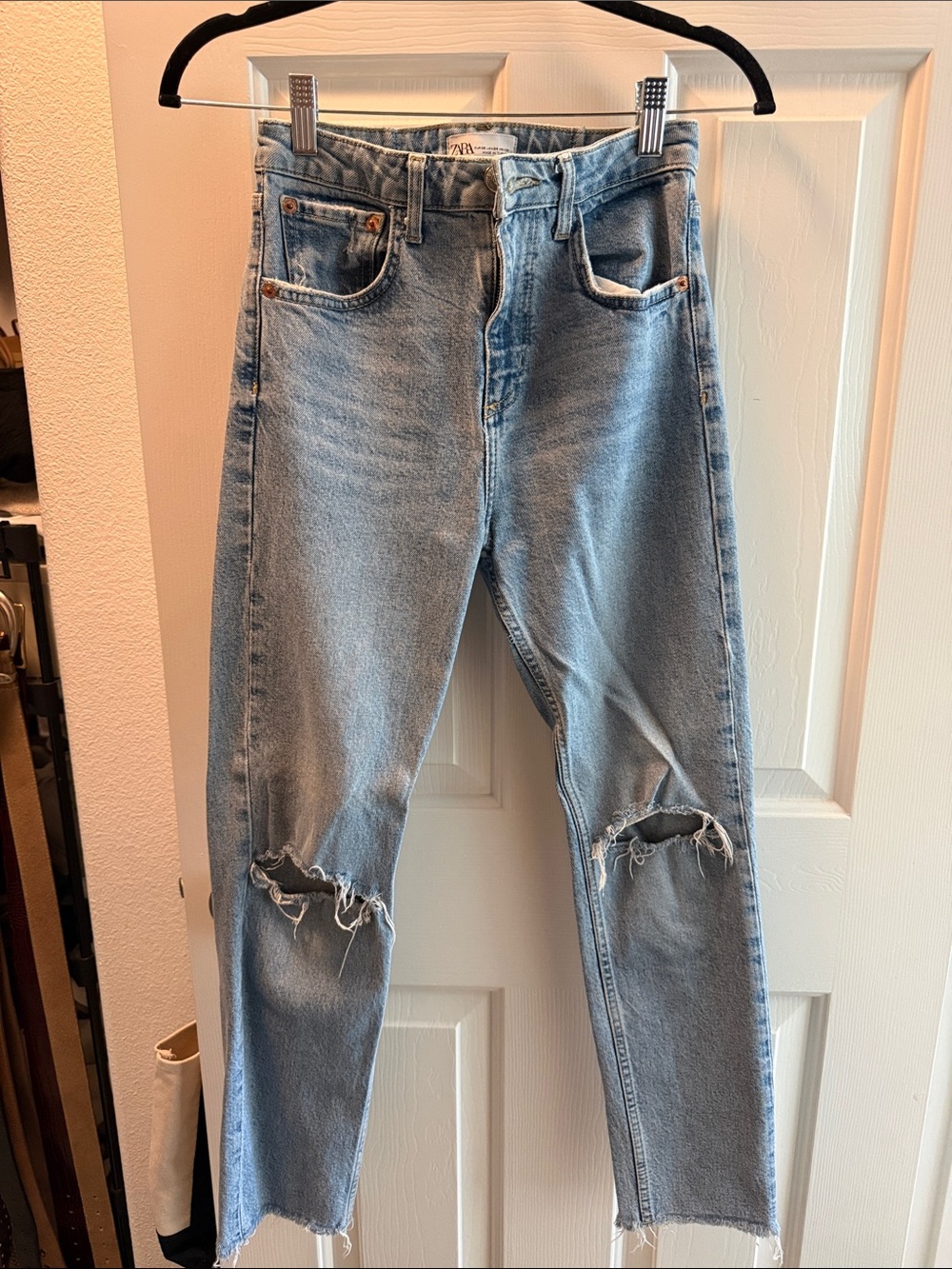 Zara Light Blue Slim Straight Women’s Jeans with Distressed Knees